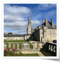 Plougastel-Loisirs dans les jardins de l'abbaye de Daoulas.